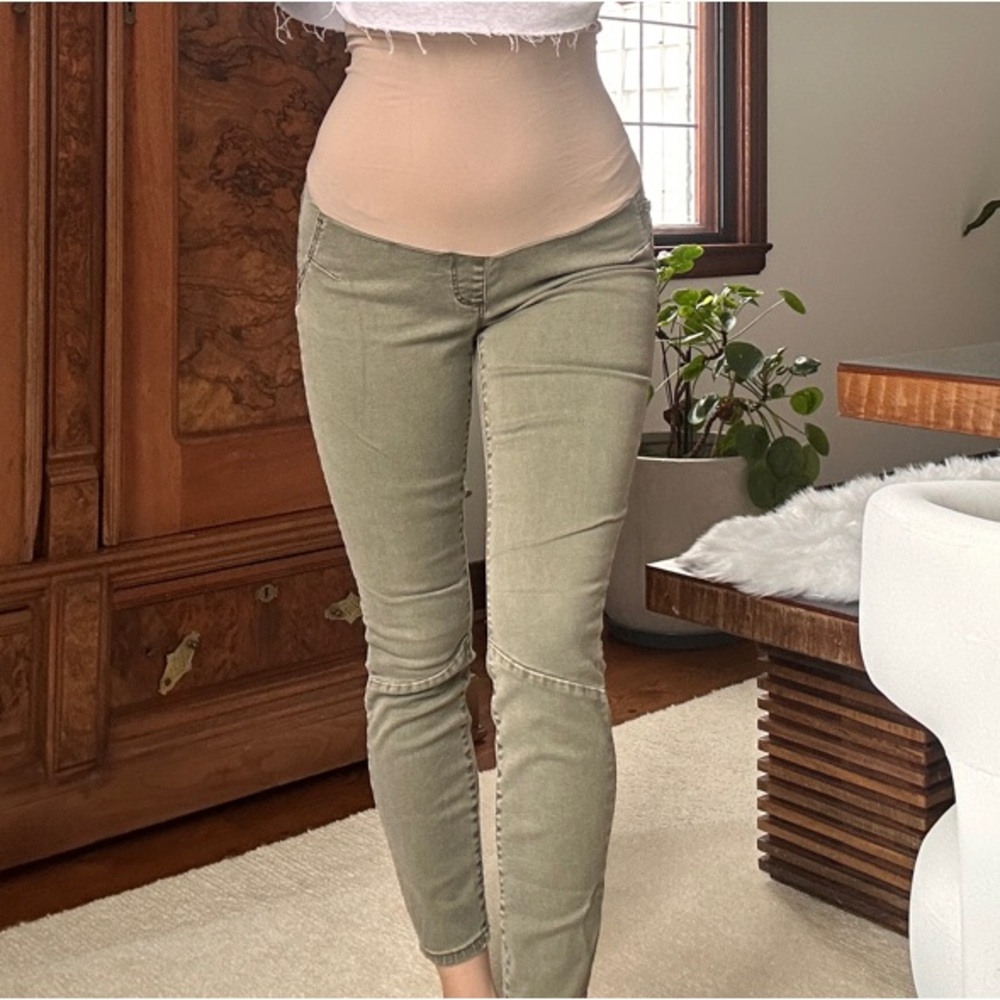 Stylish Gray Hoodie and Olive Pants